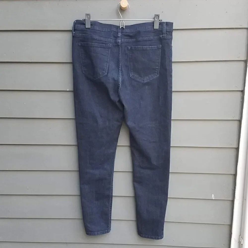 Banana Republic Dark Wash Skinny Jeans size 31/12 - Picture 3 of 8